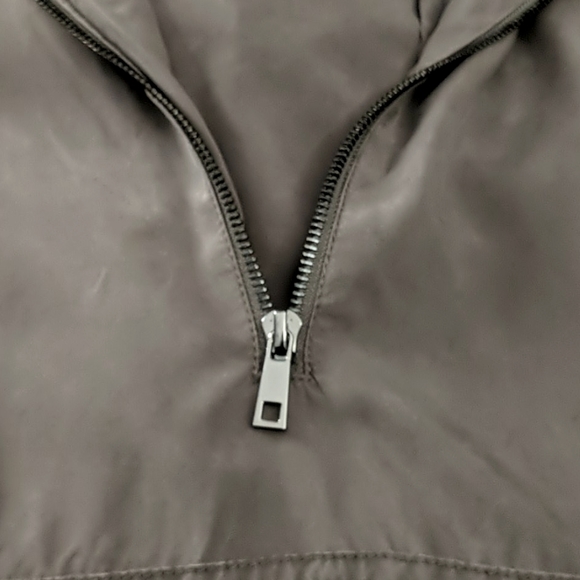 F21 Half Zip-down T-shirt - Picture 2 of 2